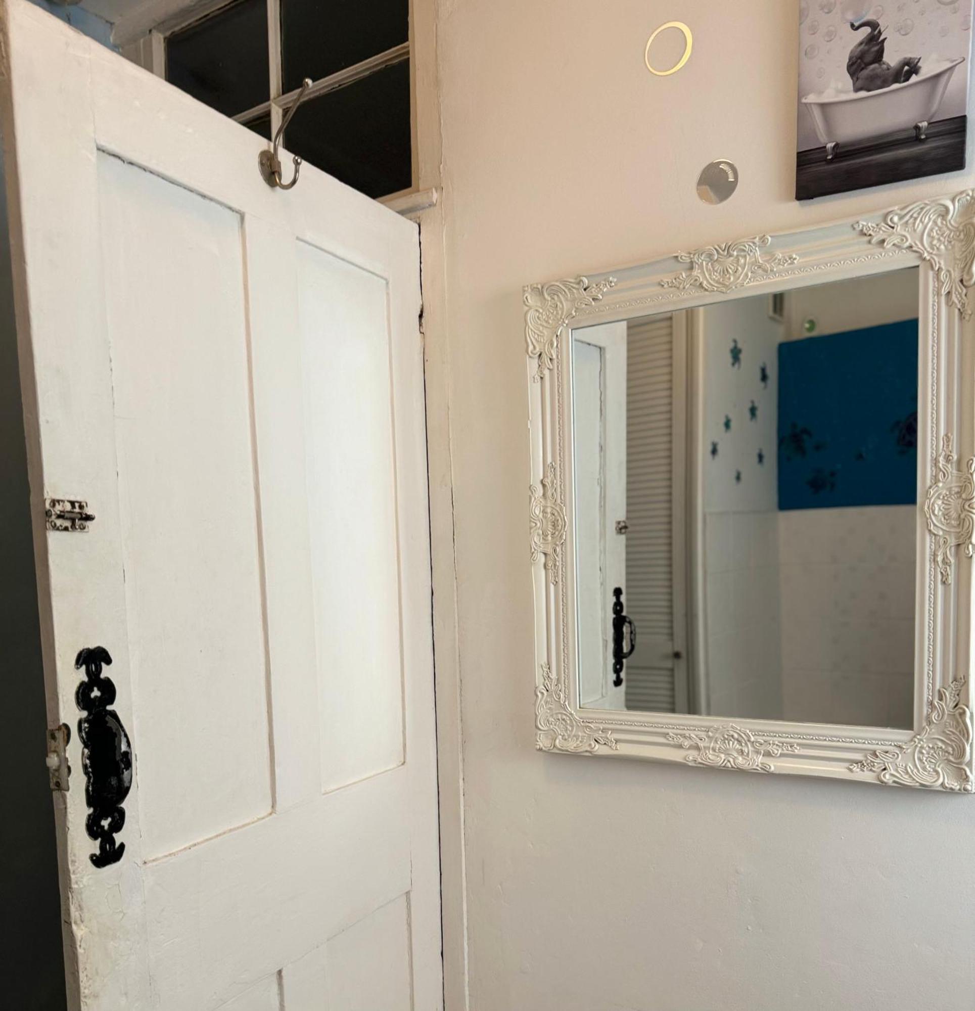 Beautiful Townhouse Next To Royal Victoria Park And Botanical Gardens Within Easy Walking Distance To Bath City Centre المظهر الخارجي الصورة