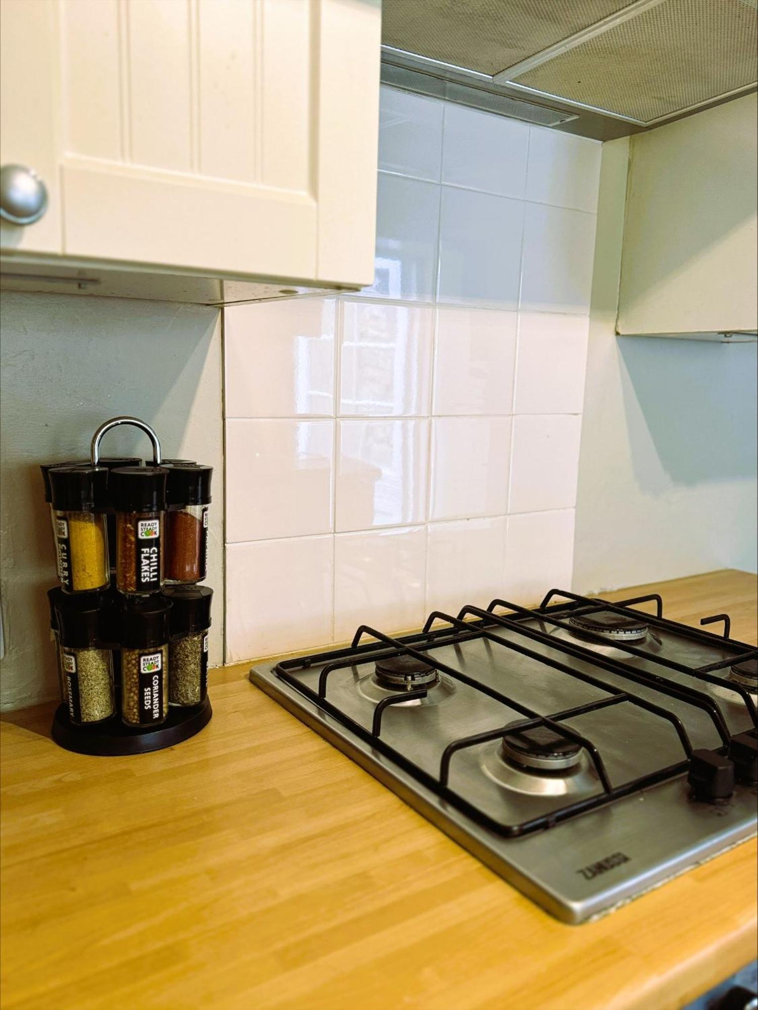 Beautiful Townhouse Next To Royal Victoria Park And Botanical Gardens Within Easy Walking Distance To Bath City Centre المظهر الخارجي الصورة